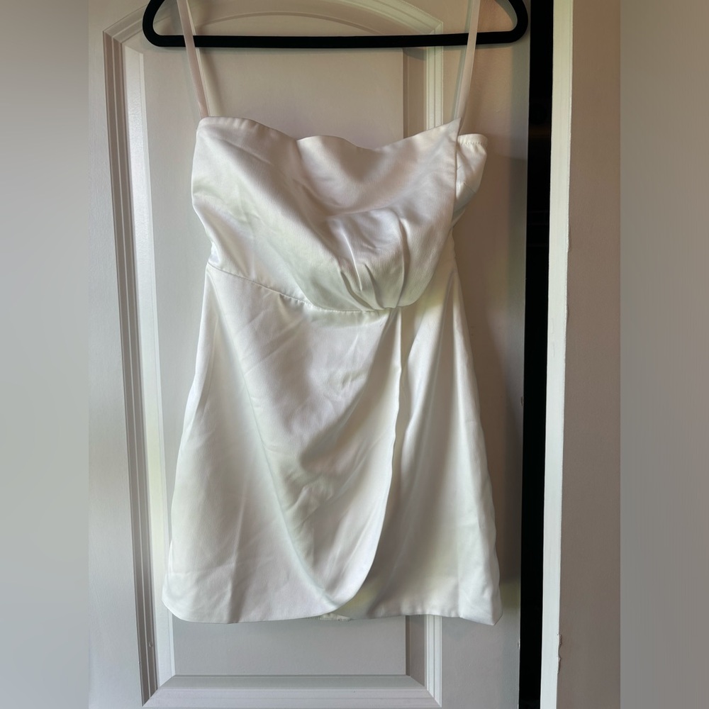 REVOLVE - SUPERDOWN WHITE SATIN MINI ENVELOPE DRESS SIZE SMALL